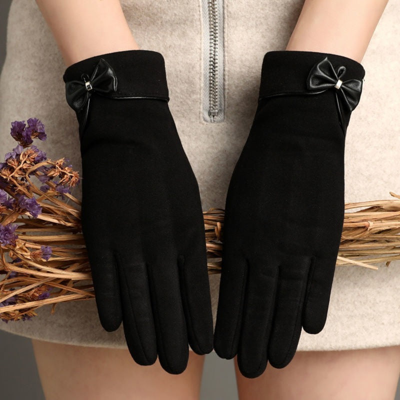 Elegant Embrace: Bow-Detailed Touchscreen Gloves