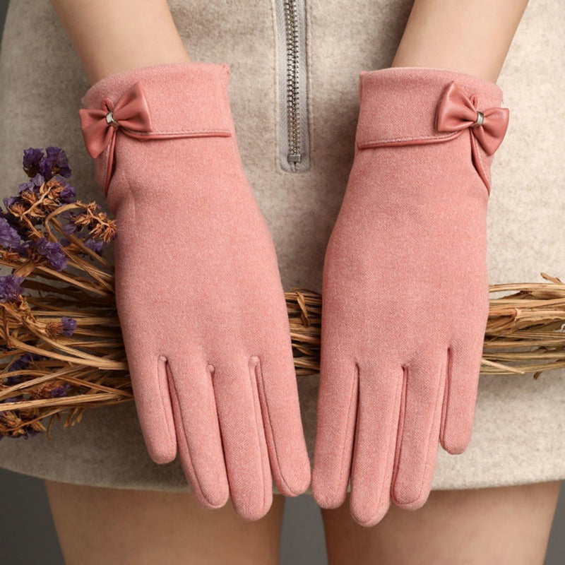 Elegant Embrace: Bow-Detailed Touchscreen Gloves